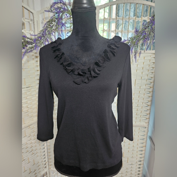🧨 Talbots Black Ruffled V-Neckline 3/4 Length Sleeve Pullover Tee - Picture 2 of 6